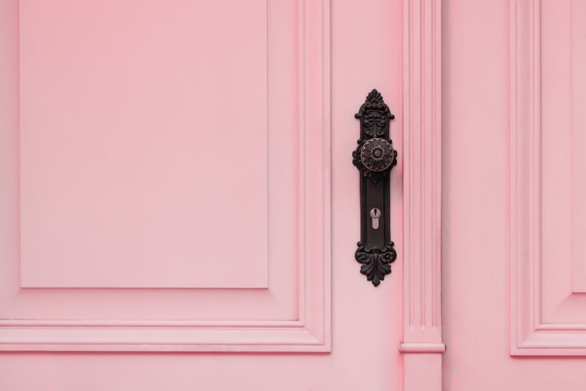pink door